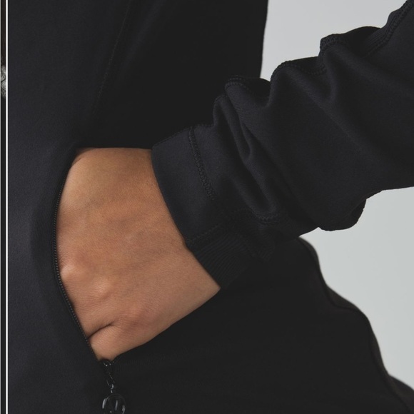 Lululemon Black‎ Bhakti Yoga Jacket in size 6 - Picture 9 of 10